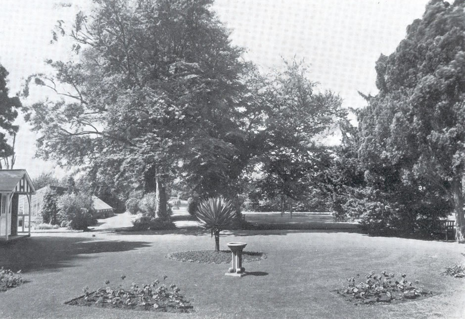 The ornamental gardens in the early twentieth century