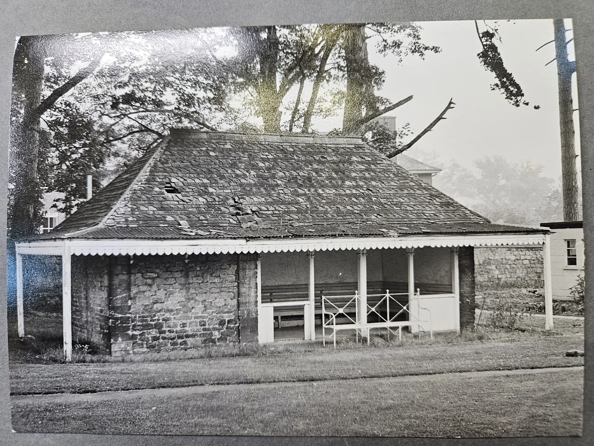 The East Pavilion in former days; it is now boarded up for health and safety reasons.
Credit: Oxfordshire Health Archives OHA W10 A3/18