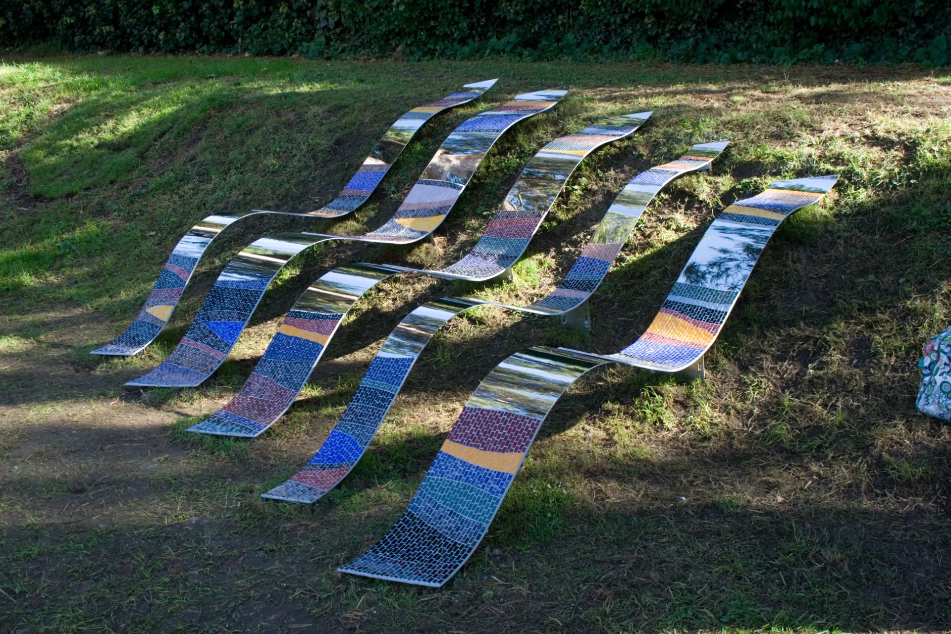 Flowing glass sculpture created by Rosalind Waites. Credit: Tom Cox