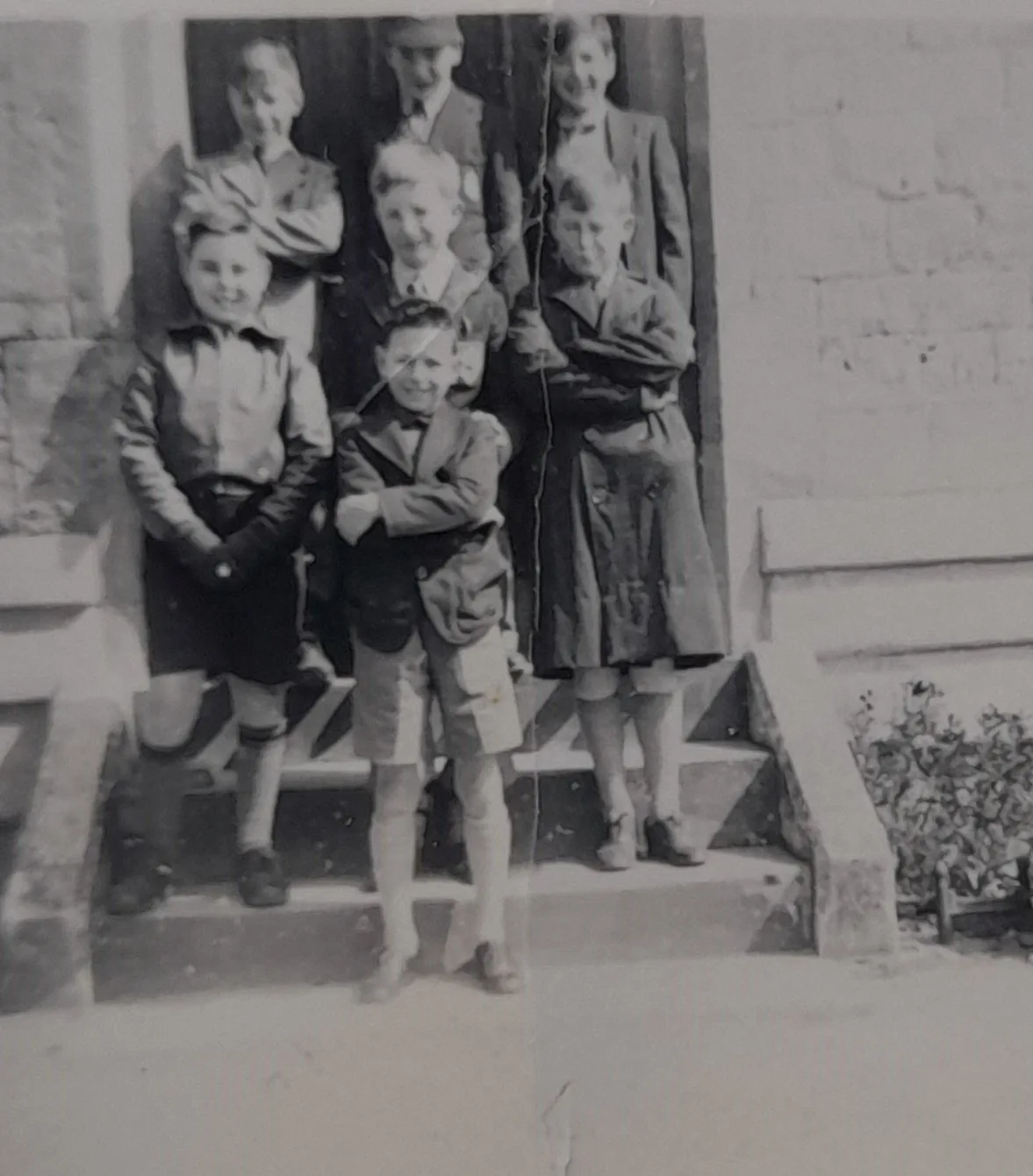 The Warneford Chapel Choir on the steps of the chapel in the 1950s. You can read more about the choir in the Memory Bank section of the website [link]. Credit: Owen Bentley